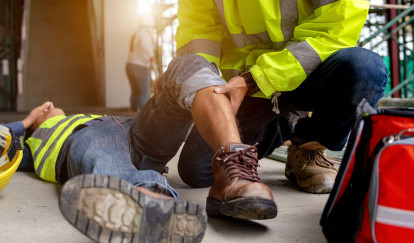 Leg injury to construction worker